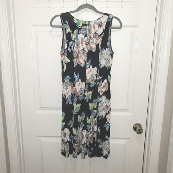 CHELSEA & THEODORE NAVY FLORAL STRETCH TANK DRESS SIZE SMALL - Picture 4 of 5